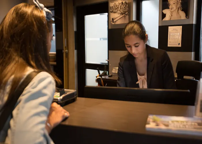 호텔 De Duif - Keukenhof 3*