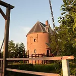 Отель De Duif - Keukenhof 3*